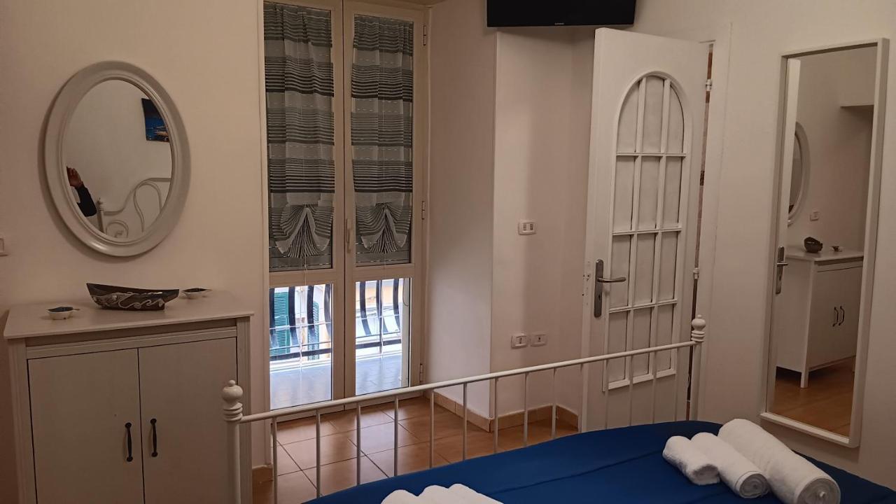 Appartamento Dimora Danicla Napoli Esterno foto